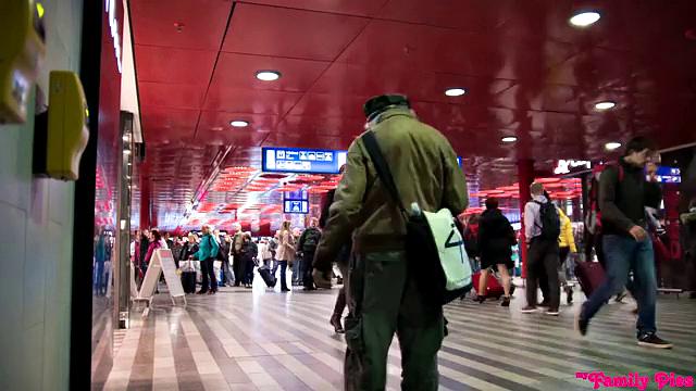 Family Bonds - S6:E6