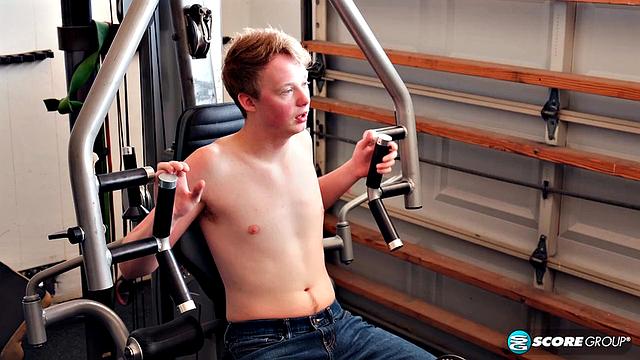 Dana Rey lets her friend fuck her ass