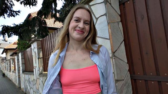 Public amateur cocksucking