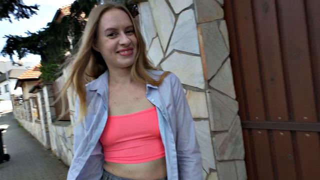 Public amateur cocksucking