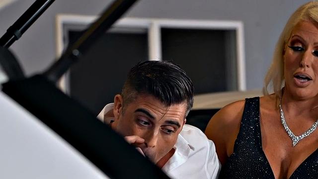 Bisexual curvy MILF 3some in car by coworker