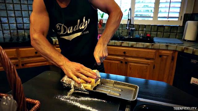 избалованная красотка принимает член и получает глубокий кремпай