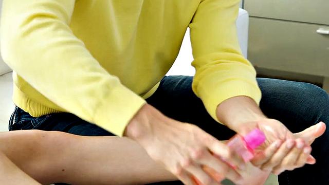 Cute babe with small boobs gets foot massage before sex