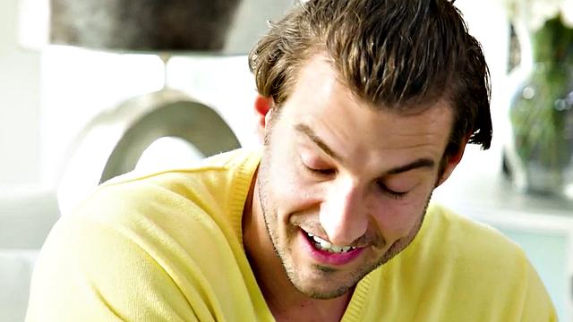 Cute babe with small boobs gets foot massage before sex