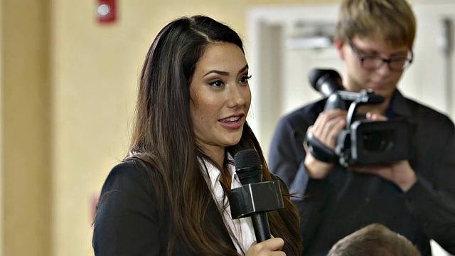 азиатский фетиш на ноги и бешеные дрочки: ева ловия рвёт на выборах