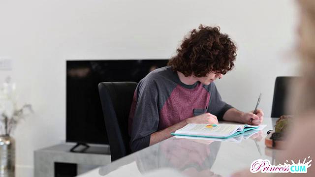 Stepsis Wants My Load - S10:E1