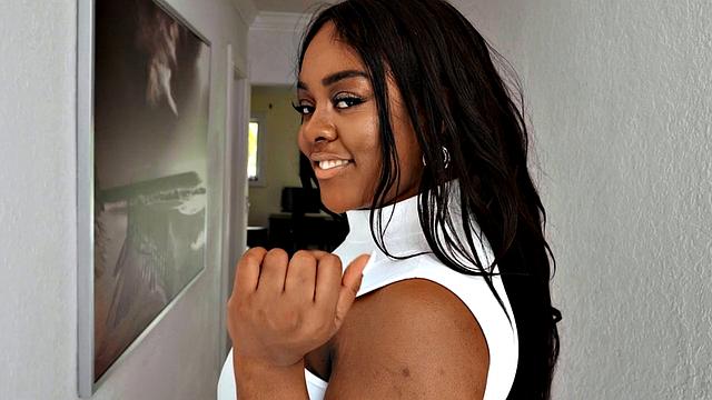 Massive Curves on Beauty