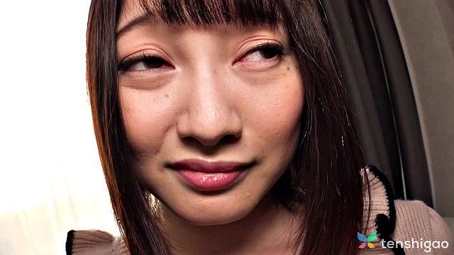 Нана Окамото медленно раздевается для Tenshigao