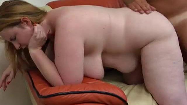 BBW Nichole Exposes Huge Breasts