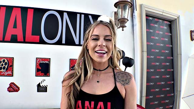 Summer's Anal Craving