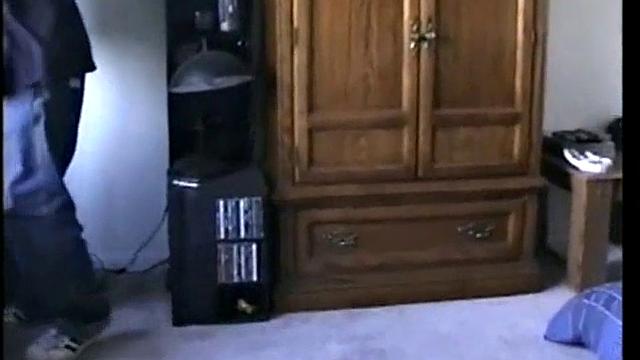 парень из бостона сосёт и кончает от дрочки