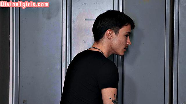 Stunning TS in bisexual 4some