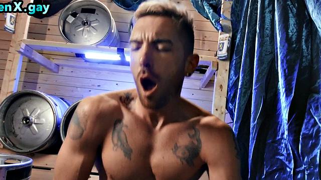 Manly jock barebacks bottom after outdoor party