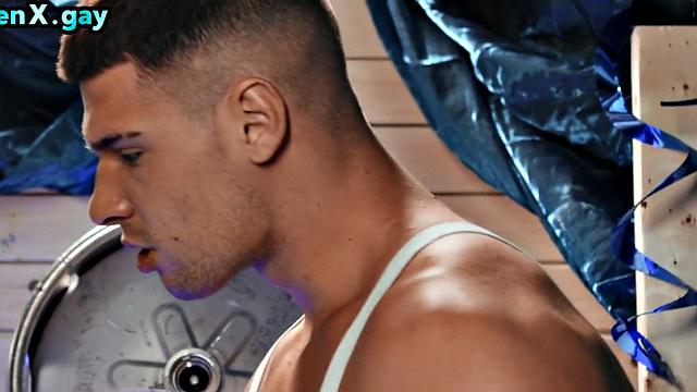 Manly jock barebacks bottom after outdoor party