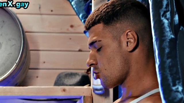 Manly jock barebacks bottom after outdoor party