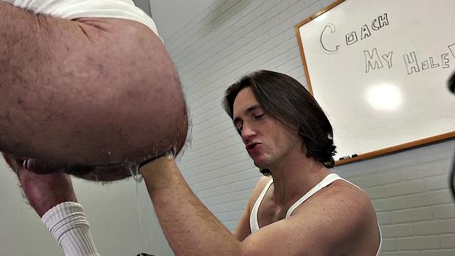 Athletic lad fists muscled gray DILF's ass after rimjob