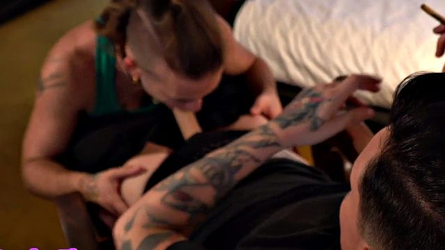 Shemale pussyboy sucks starpon queer in foreplay sex