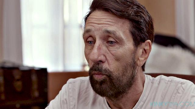 Kyler Quinn сразу получает жесткую порку от босса в развратном спа-салоне