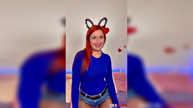 Рыжая с ушами кролика - здесь только взрослые игры