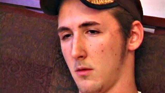 Майкл Уайтвуд дрочит свой член перед камерой, гей видео.