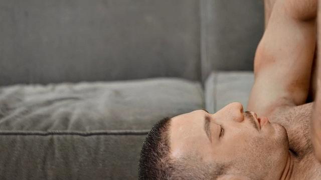 Handsome jock bareback stud ass in amateur casting