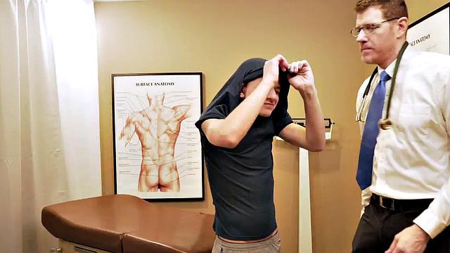 Amateur twink barebacked by the doctor