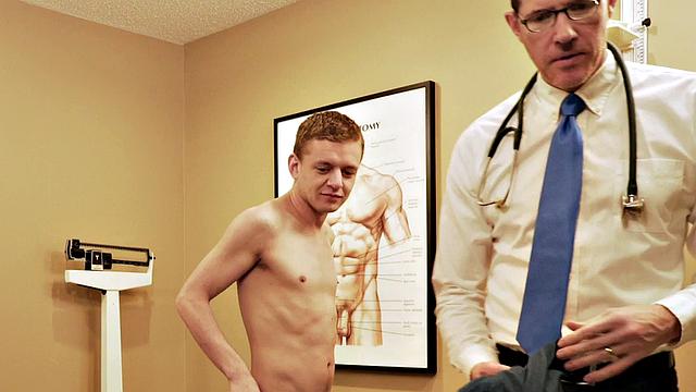Amateur twink barebacked by the doctor