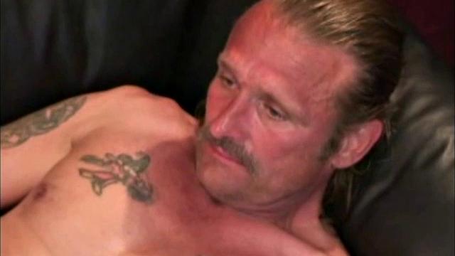 I met Michael over a year ago, when he was remodeling a restaurant next door to my apartment. We have only recently hooked up and he's a nice find. At 47 years, 6' 2", and 200 pounds, he's an electrician and carpenter.