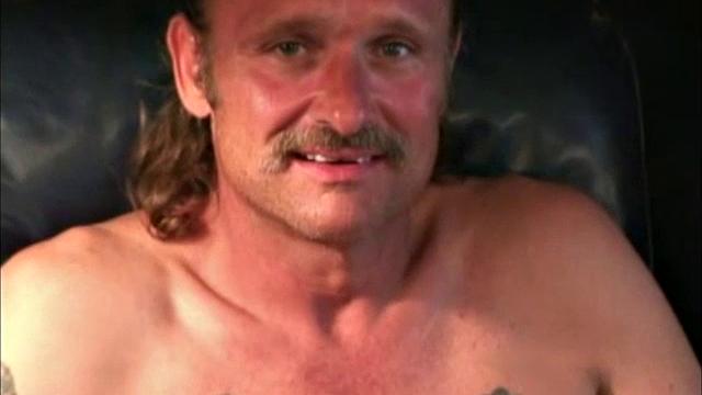 I met Michael over a year ago, when he was remodeling a restaurant next door to my apartment. We have only recently hooked up and he's a nice find. At 47 years, 6' 2", and 200 pounds, he's an electrician and carpenter.