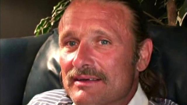 I met Michael over a year ago, when he was remodeling a restaurant next door to my apartment. We have only recently hooked up and he's a nice find. At 47 years, 6' 2", and 200 pounds, he's an electrician and carpenter.