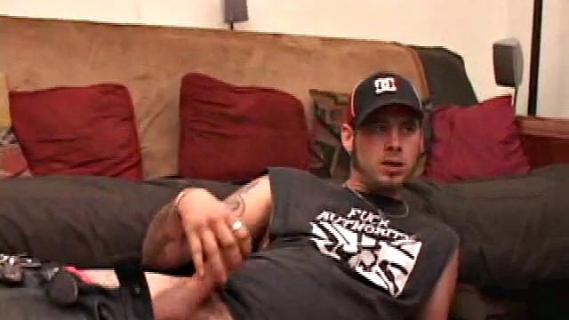 Skater Elijah Beats Off