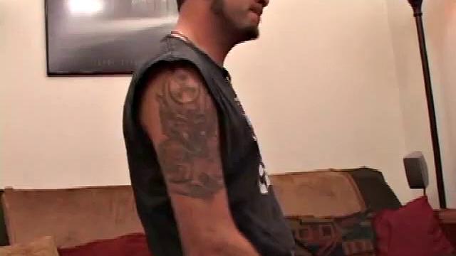 Skater Elijah Beats Off