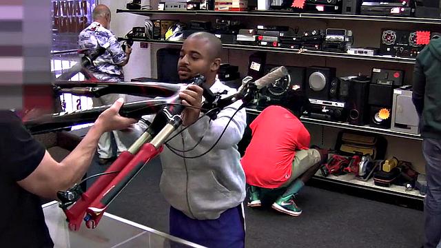 Real pawnshop 3some fucked in stockroom