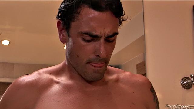 Когда девушка ушла, её мать показала, что значит настоящий опыт - Aurora Snow и Magdalene St. Michaels шутят над любовником в каждой комнате квартиры.