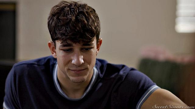 рыжая milf рвет постель страстным жестким сексом