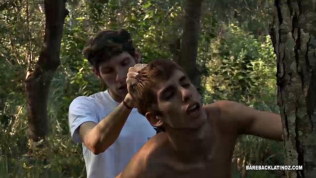 флориан жестко трахается с эваном без резинки