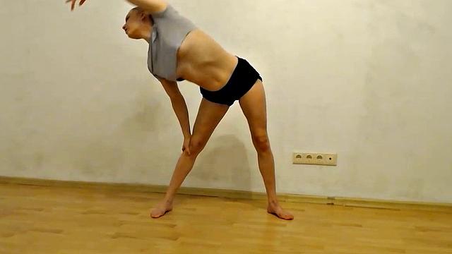 DOEGIRLS - #Mia Split - Russian Teen In Homemade Solo Fun