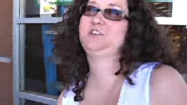 Jem Jewel Gets Her Pussy Licked