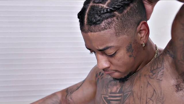 josie tucker принимает здоровенный член zaddy2x в догги