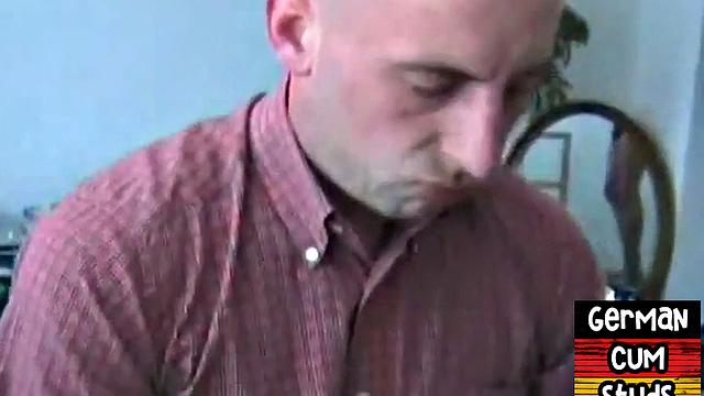 German amateur top 3some fucks bottoms till cumshot on their ass