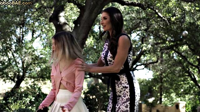 Petite lesbo facesitting a busty MIL