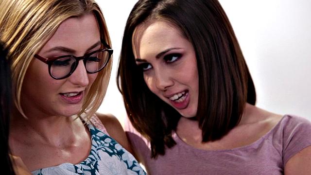 Petite 21yo squirting dykes play in threesome