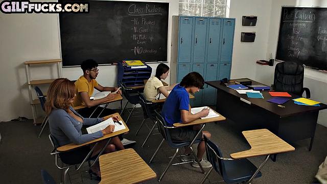 Sexy ginger cougar banged by stud