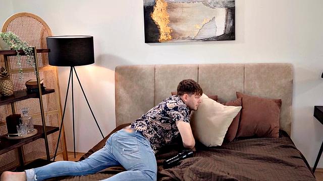 Cockriding wild 21yo fucked in wet pussy by dick