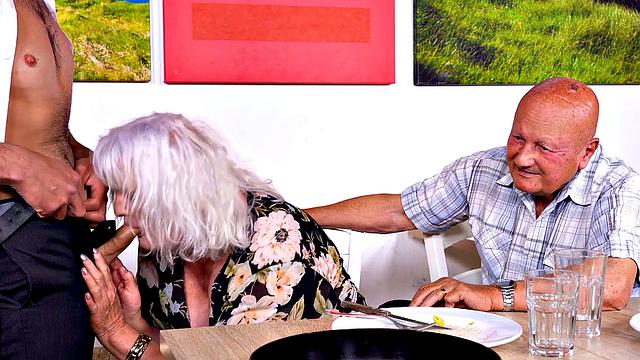 MATURE4K. Eccentric mature seduces waiter while husband watches