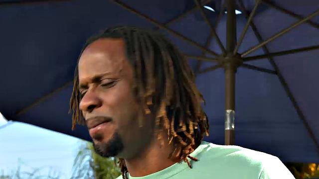 Lexi Grey трясет упругой жопой у бассейна и получает по полной от черного члена