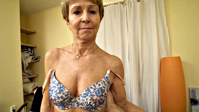 MATURE4K. Guy satisfies mature woman in stockings after chores.