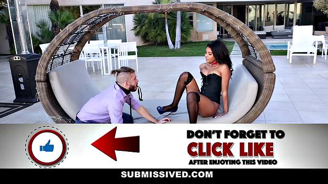Dominant Chick With submissive Bitch