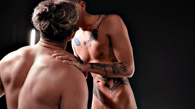 Inked jock sucked off before breeding in raw couple