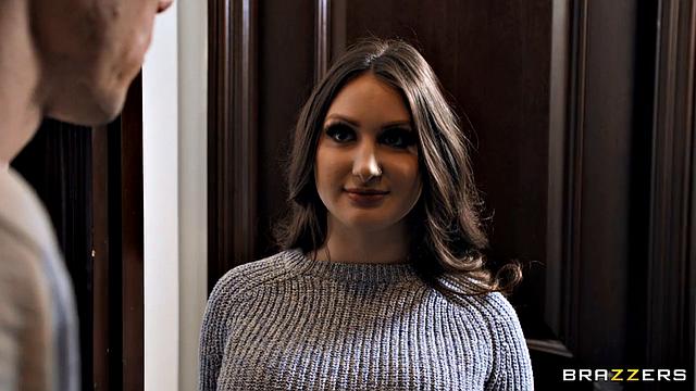 Бэлла Блу решила быть верной, но отчим парня находит лазейку - анальный секс же не считается изменой, да?